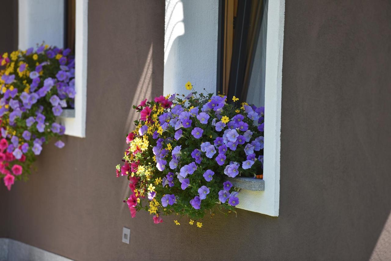 Roberta Loft - Rooms And Apartments Livigno Exterior photo